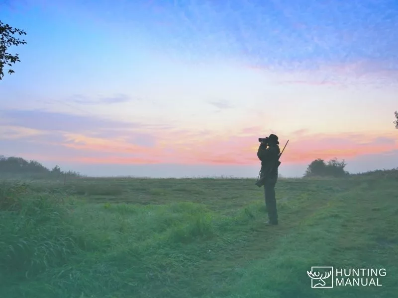 laser rangefinder binocular to spot prey from distance